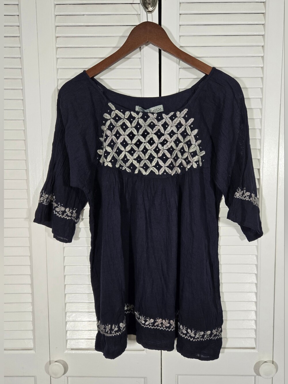 JP & Mattie NWT Navy Blue Embroidered Yoke 3/4 Decorative Hem Sleeve Boho Top M